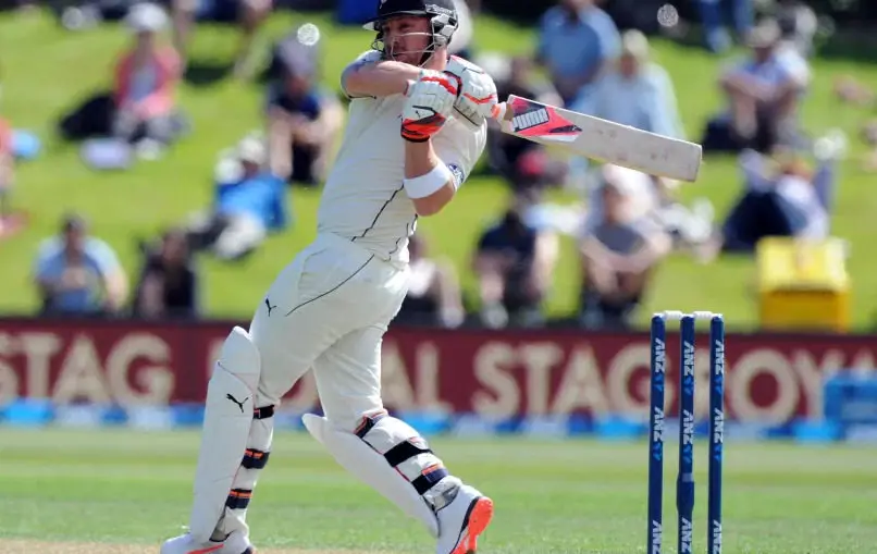 Brendon McCullum is the only batsmen to hit maximum sixes in test cricket